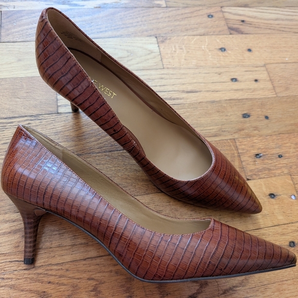 Nine West Textured Brown Heels - Picture 2 of 6